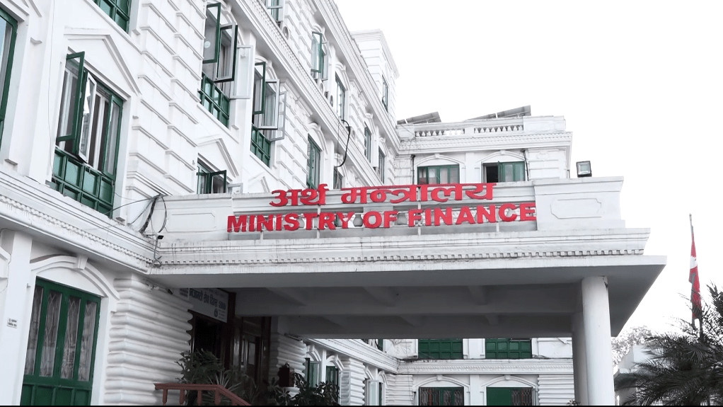 स्वास्थ्य बीमालाई १० अर्ब बजेट